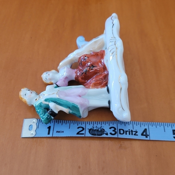 Vintage - 1945 - 1952 Occupied Japan Colonial Couple‎ Figurine - Picture 7 of 7